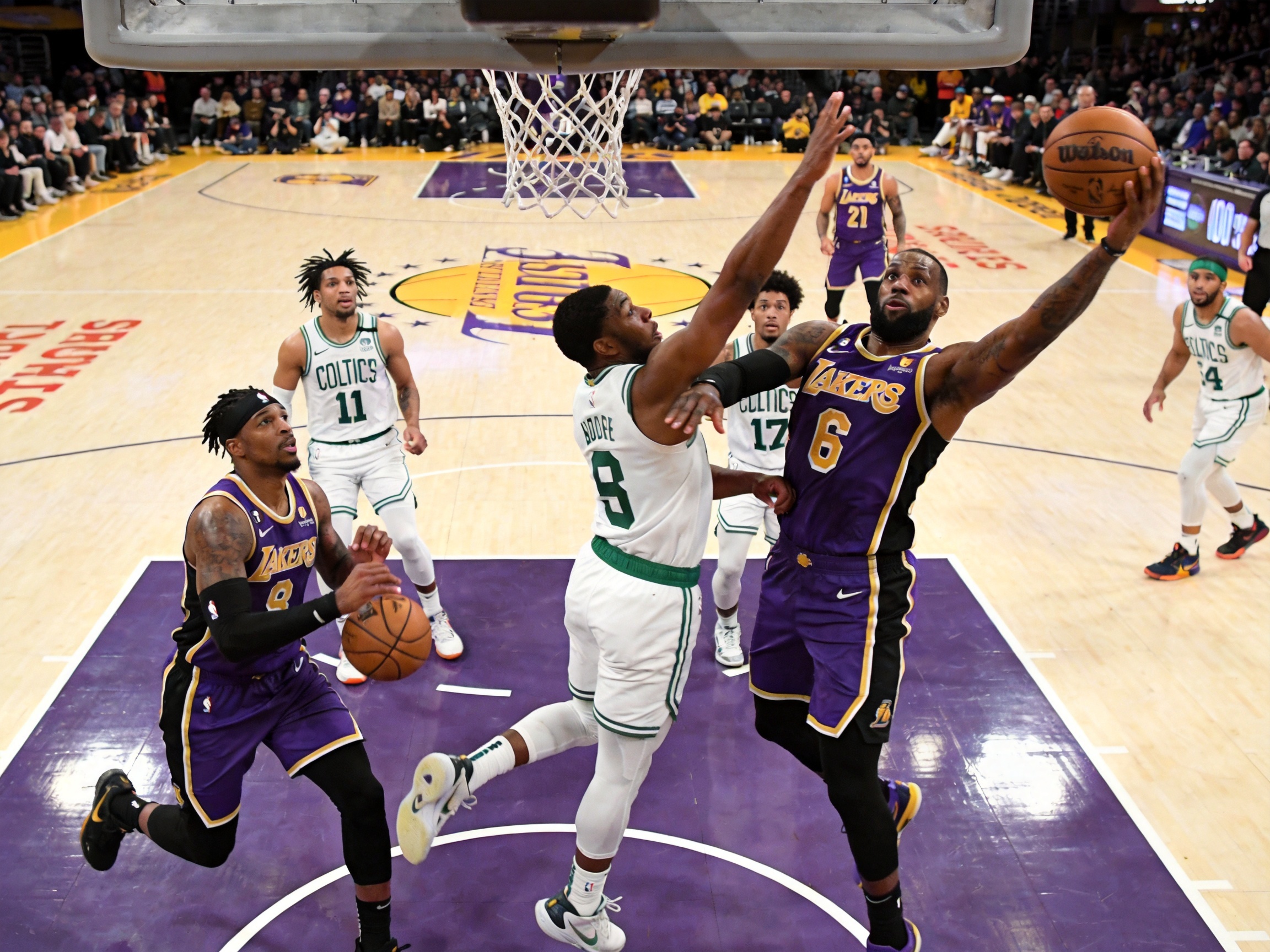篮球NBA湖人对凯尔特人加时战报配图